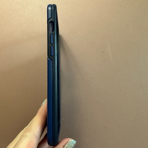 Otterbox Symmetry MagSafe case for IPhone 12 Pro Max - Picture 2 of 5